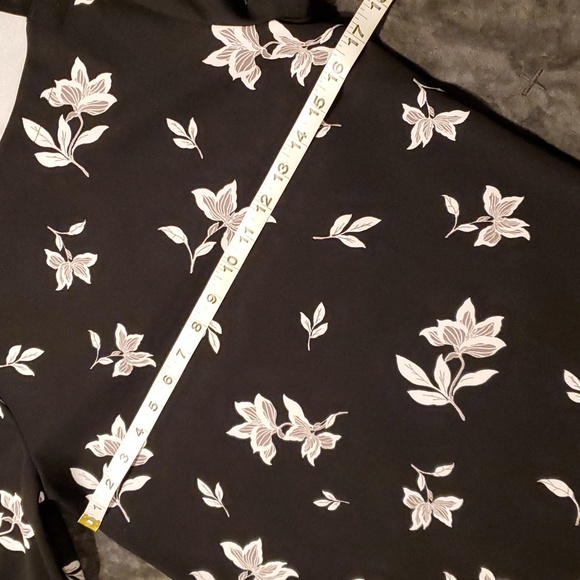 Ann Taylor floral shirt - Picture 3 of 7